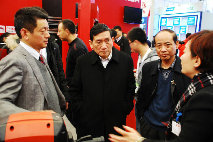 安惠民副会长参观五金博览会 赞赏规模与展品(图6)