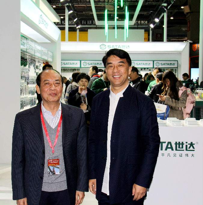 朱仁和理事长参观中国国际五金博览会并与企业家交流(图2)