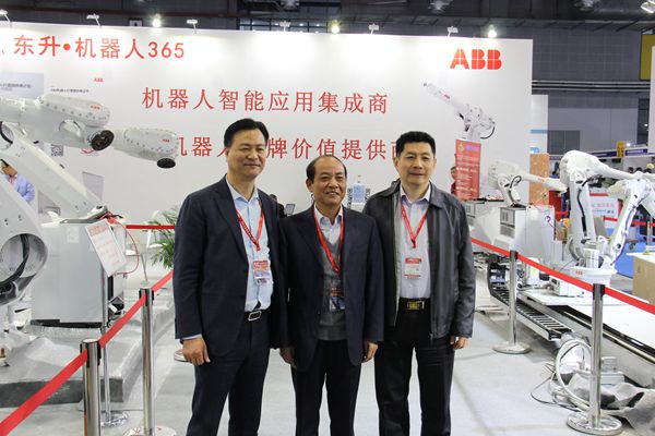 朱仁和理事长参观中国国际五金博览会并与企业家交流(图1)