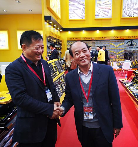 朱仁和理事长参观中国国际五金博览会并与企业家交流(图5)