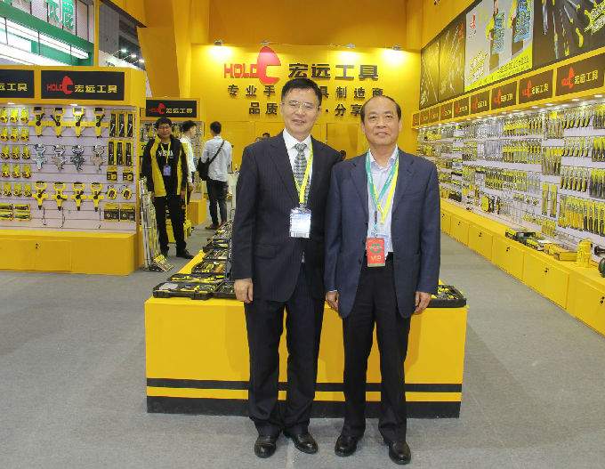 朱仁和理事长莅临第三十二届中国国际五金博览会现场(图5)